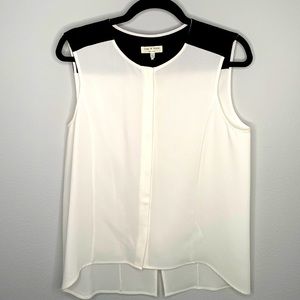 RAG & BONE B&Off-W Sleeveless Button Down with open tail on back.